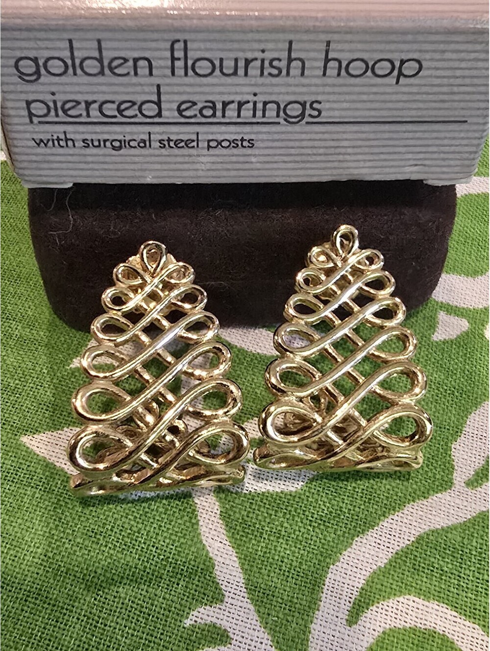 Avon Vintage Gold Tone Flourish Hoop Pierced Earrings 1991